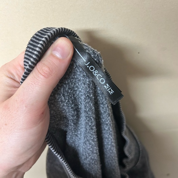 2/$30⚡️- SWEATER | Women’s J.o & Co sweater size medium - Picture 4 of 4